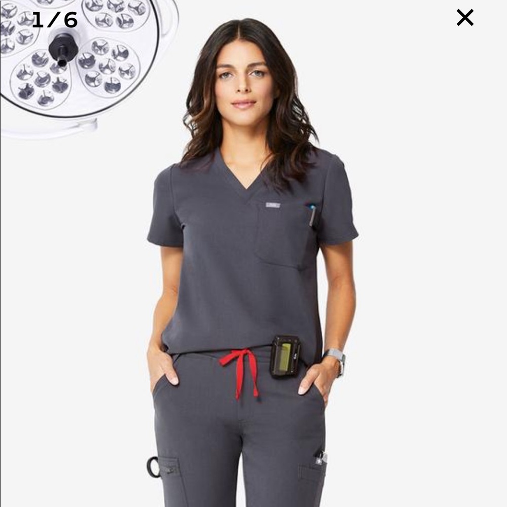 NWT Figs Catarina L Scrub Top